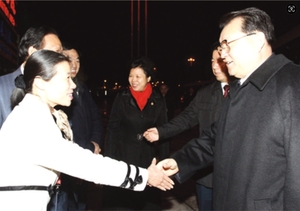 时任中央政治局常委李长春视察牛耳教育